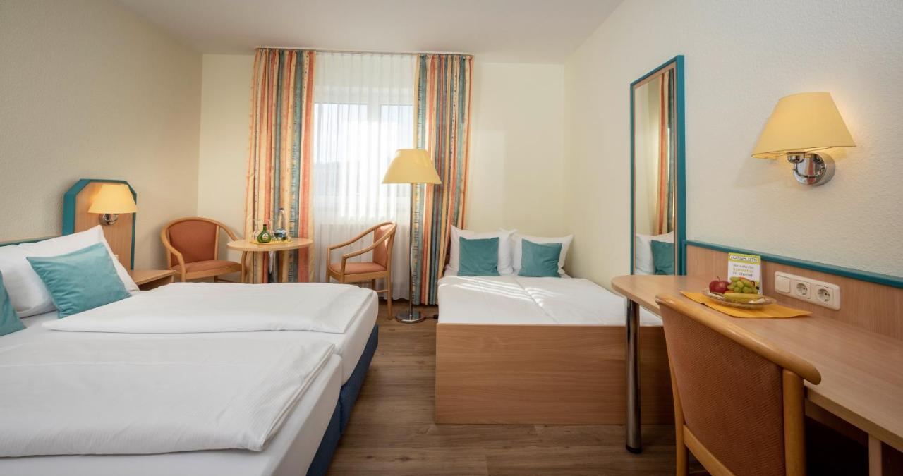 Hotel Am Wiesenweg L 24H Check-In Hausen  Exterior foto
